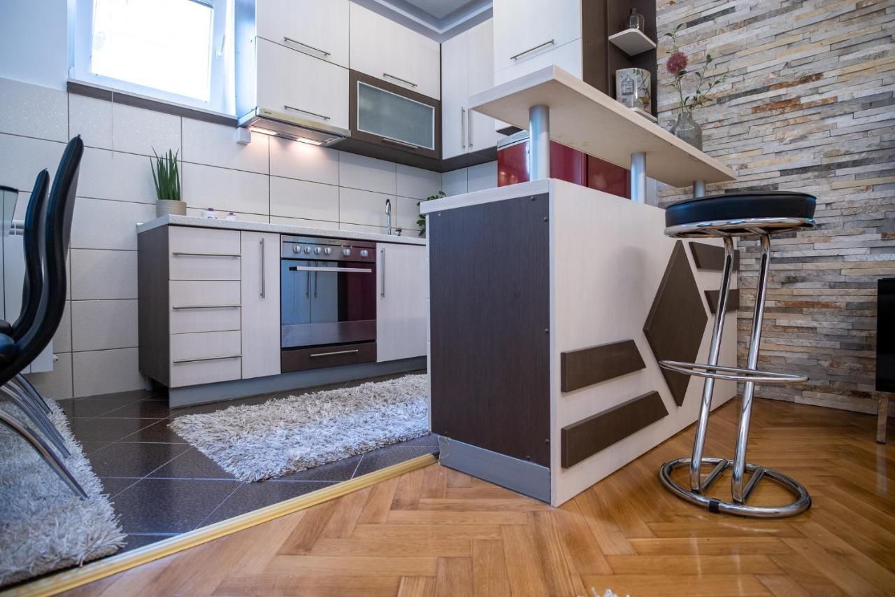 City Apartments Требинье Экстерьер фото