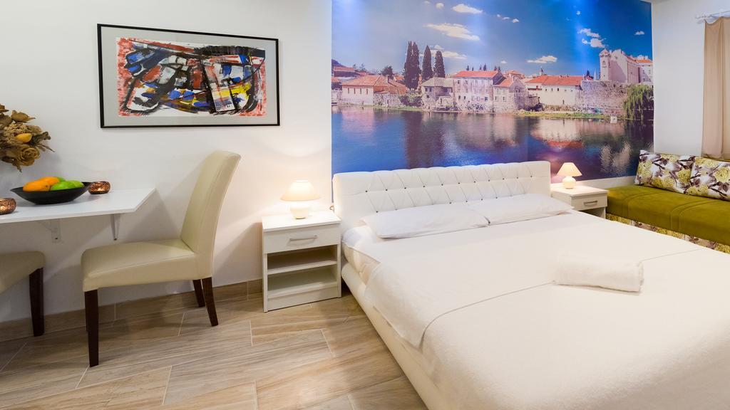 City Apartments Требинье Экстерьер фото